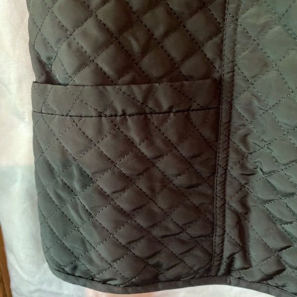 Vest - Picture 6 of 7